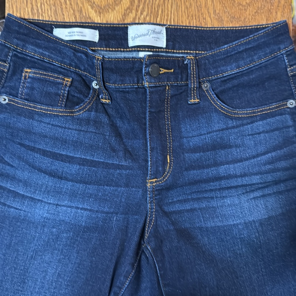 Universal Thread Women's Mid Rise Skinny Denim Jeans - Picture 2 of 5